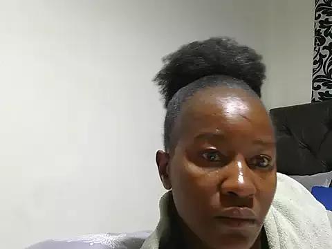 Freechat sluttylaura21 on StripChat