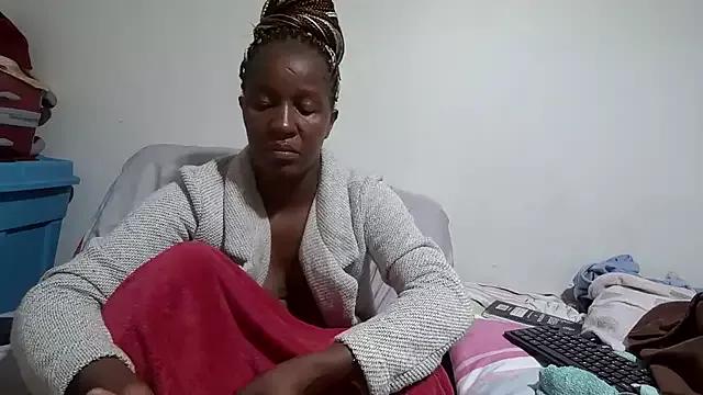 Freechat sluttylaura21 on StripChat