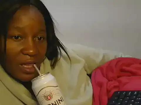 Freechat sluttylaura21 on StripChat