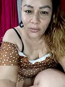 Freechat SluttyMilf79 on StripChat