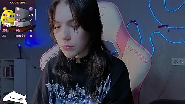 Offline Sophie_SkyAngel on StripChat