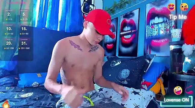 Freechat soyander03_ on StripChat