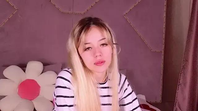 STELLA_RICH on StripChat 