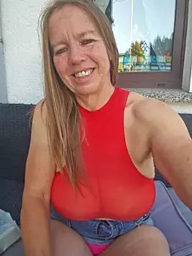 Freechat Supertitten95DD on StripChat