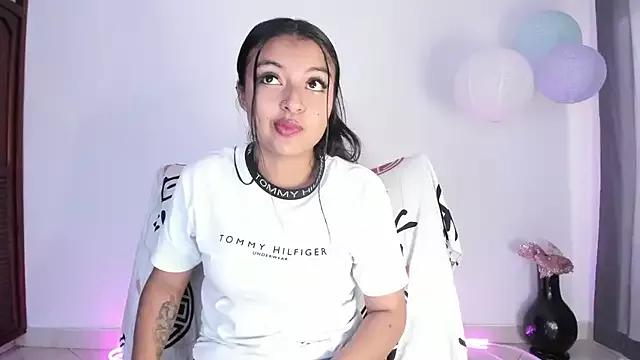 sweet_cinamon on StripChat 