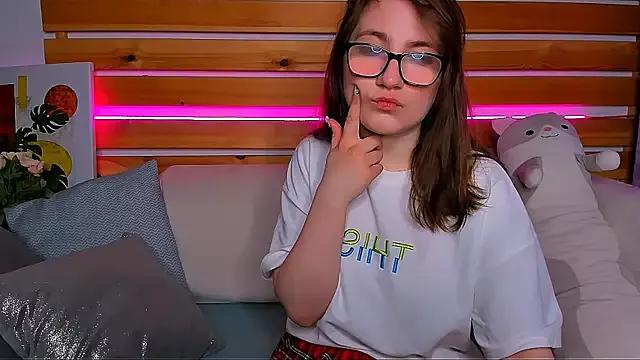 Tara_Ryan on StripChat 