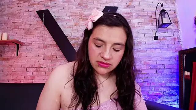 TaraTaylorr on StripChat