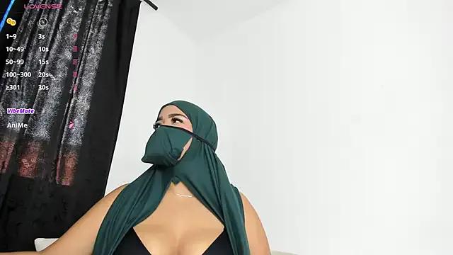 thaira_aly on StripChat