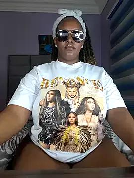 Thasha8 on StripChat