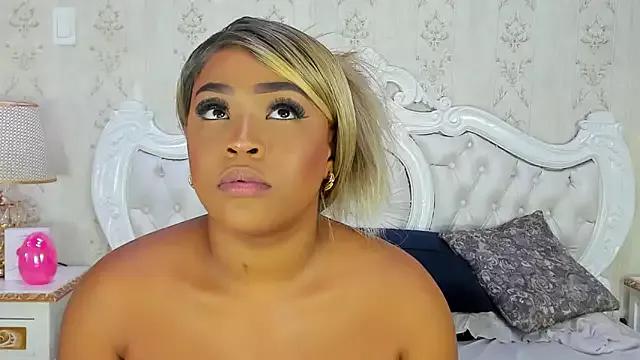 TianahGlow on StripChat 