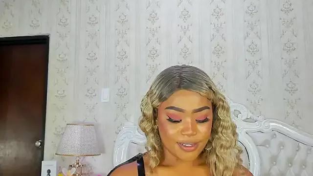 TianahGlow on StripChat 