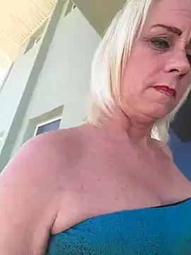 TiffaneyLove on StripChat 