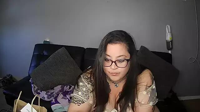 tillymarie34 on StripChat 
