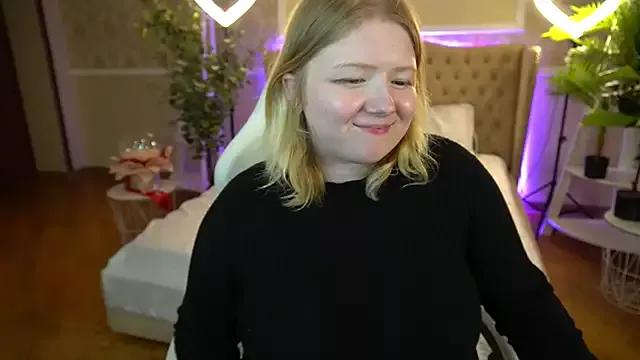 Tinker_Belll on StripChat 