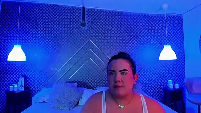 Wild_curvy on StripChat 