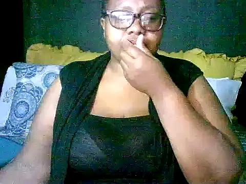 Freechat YELLOW_BONE on StripChat