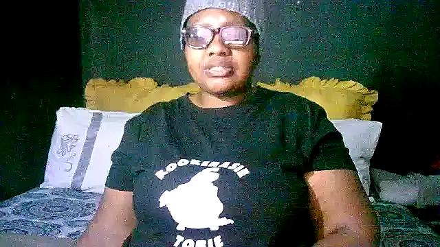 Freechat YELLOW_BONE on StripChat