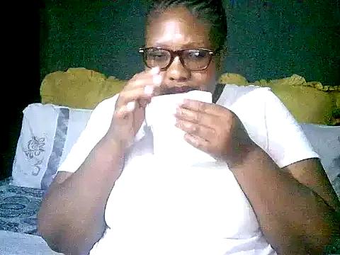 Freechat YELLOW_BONE on StripChat