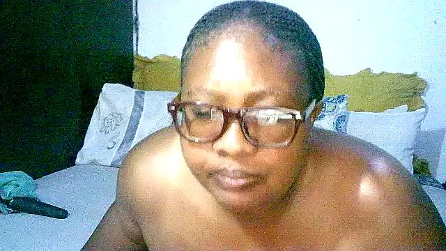 Freechat YELLOW_BONE on StripChat