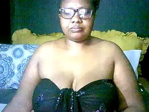 Freechat YELLOW_BONE on StripChat