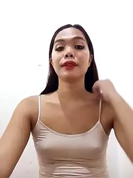 yolly_fox on StripChat