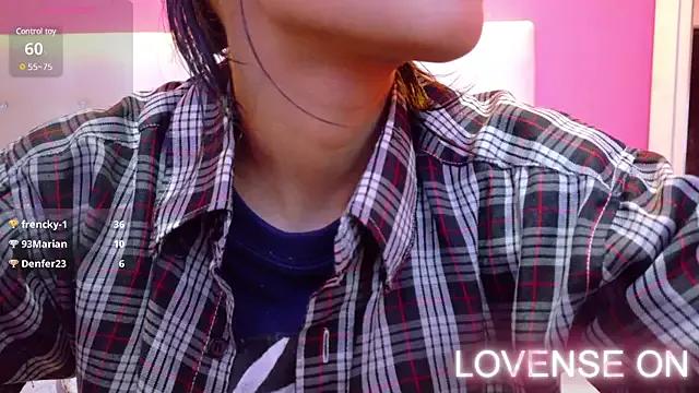 yourcuteneighbourr on StripChat 