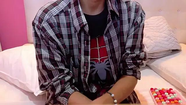 yourcuteneighbourr on StripChat 