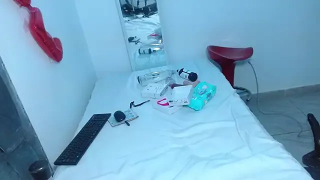 Freechat YUSELFI_ROSS_ on StripChat