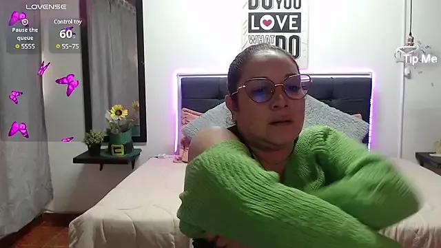Zamy_xx on StripChat 