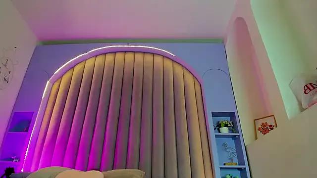 ZoeeMartinezz__ on StripChat 